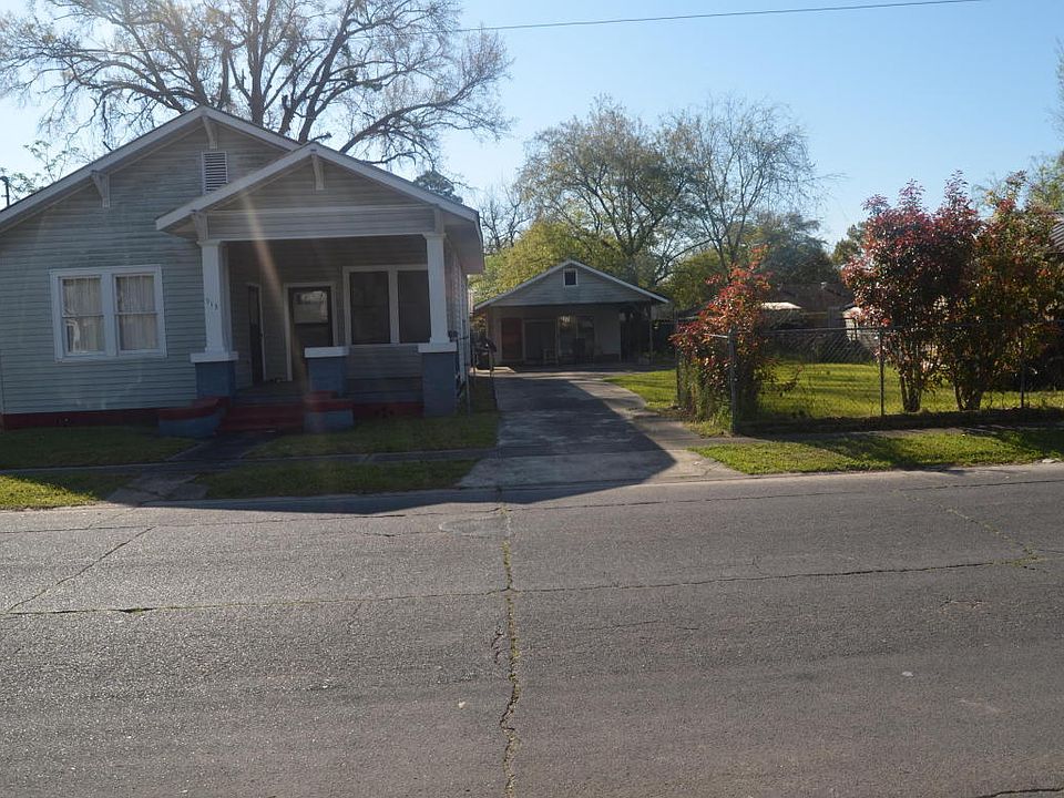 2nd image of 913 Providence St