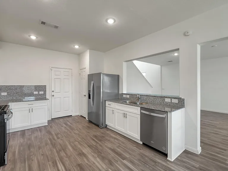 7314 Madison Commons Ln — Photo 11