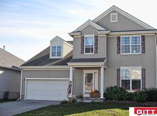 19265 Holmes St, Omaha, NE 68135