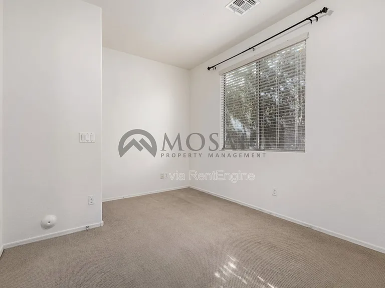 2656 E Boston St — Photo 28