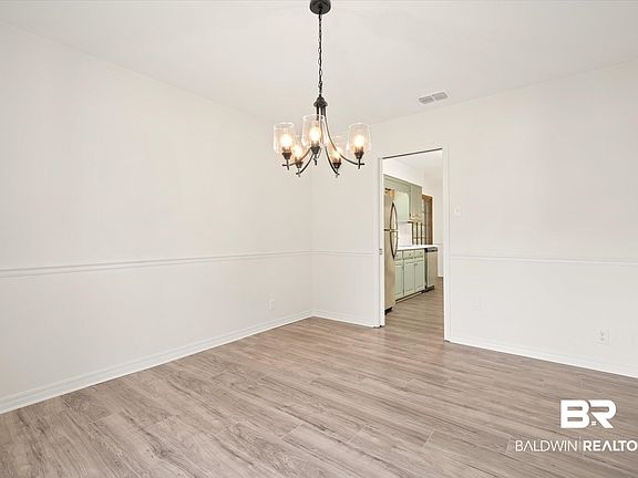 4th image of 4817 Janice Dr