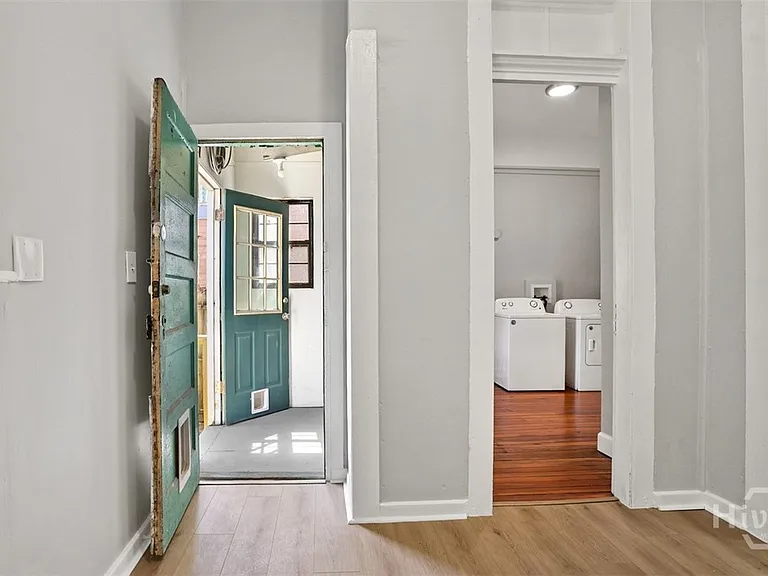 1112 Barnard St #A — Photo 18