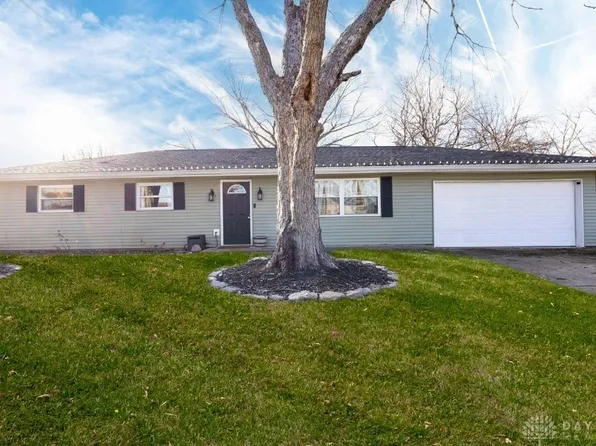 909 Delhi Dr, Trenton, OH 45067