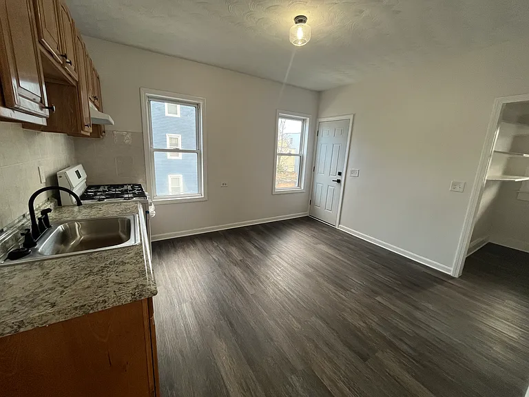 80 Barry St #2 — Photo 10