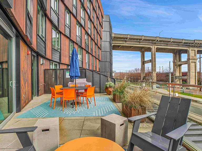 The Emery Apartments — Photo 17