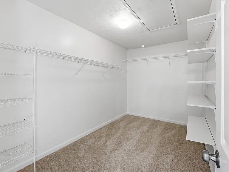 1369 Lamont Dr SW — Photo 19
