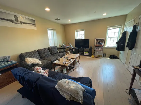 19 America St #4, Providence, RI 02909