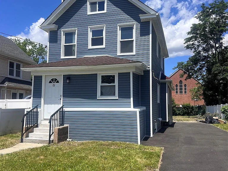 23 Maple Ave — Photo 2