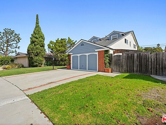 3rd image of 23608 Kathryn Ave
