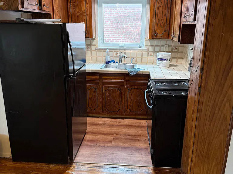 1035 E 218th St #2 — Photo 7