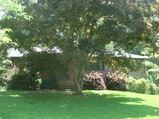 1st image of 1674 Woodlawn Ave