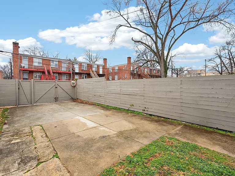 162 Forrester St SW — Photo 8