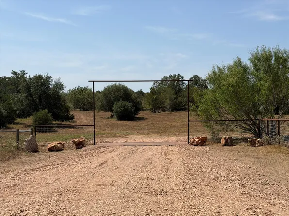 1 Willis Ln, Smithville, TX 78957
