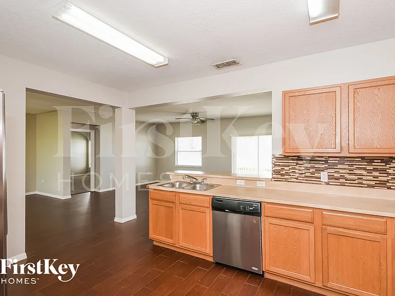 958 Cumberland Dr — Photo 8