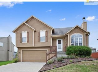 19265 W 209th Ter, Spring Hill, KS 66083