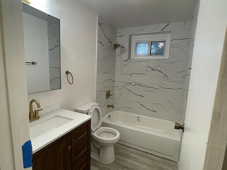 123 N Champlain St #2 — Photo 3