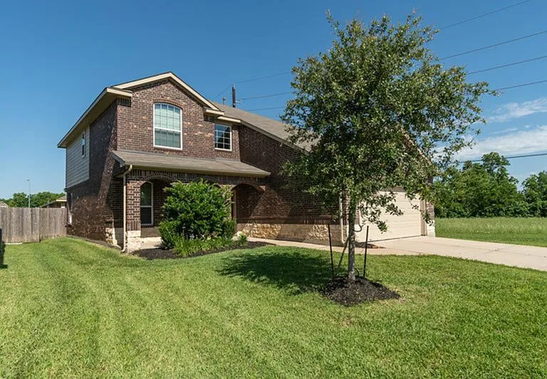 1043 Sarena Ct — Photo 3