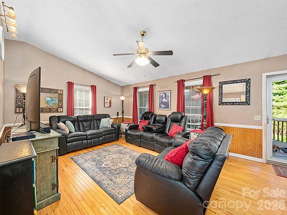 3rd image of 282 Sourwood Dr