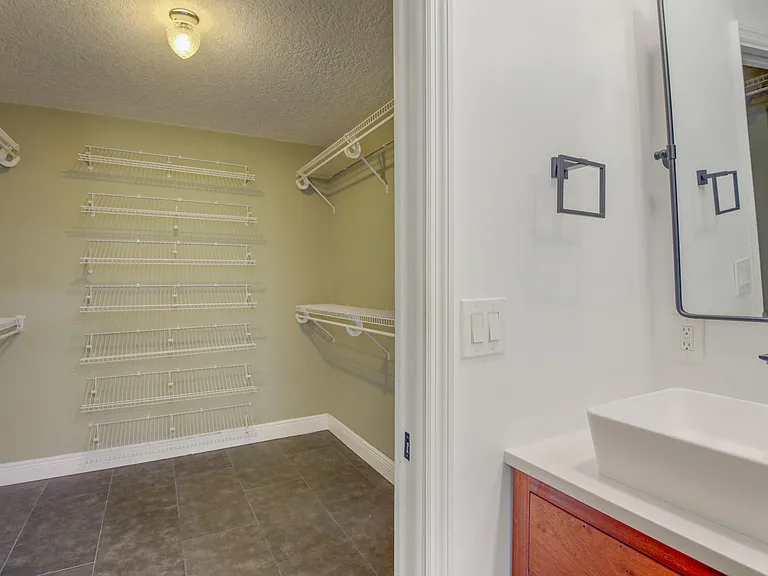 542 Indigo Ave — Photo 18