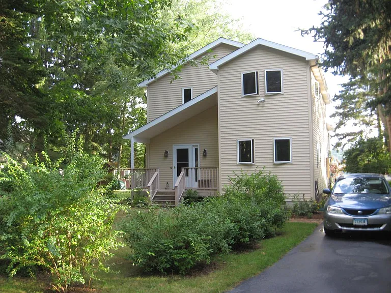398 Lake Rd — Photo 3