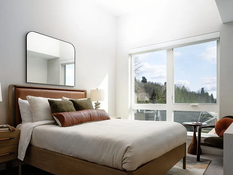 Bedroom with carpet