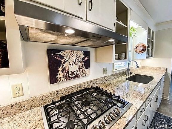 5th image of 2 Rosemont Dr