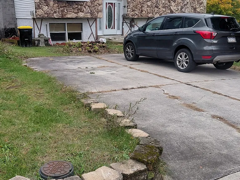 404 W Sample St — Photo 13