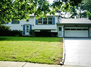 70 Ellinwood Dr, Rochester, NY 14622