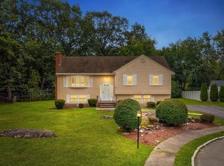 22 Millbrook Ln, Wakefield, MA 01880