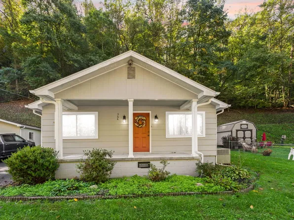 564 Town Mountain Rd, Pikeville, KY 41501