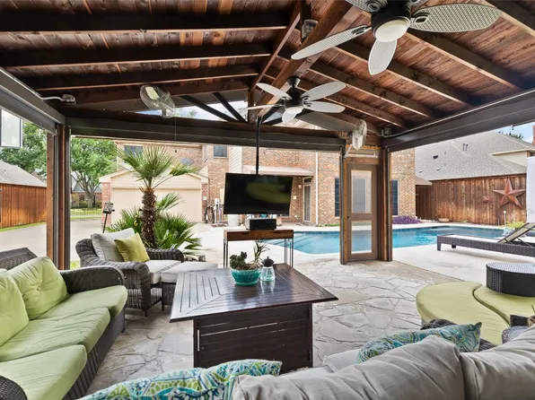 554 Winston St, Grand Prairie, TX 75052