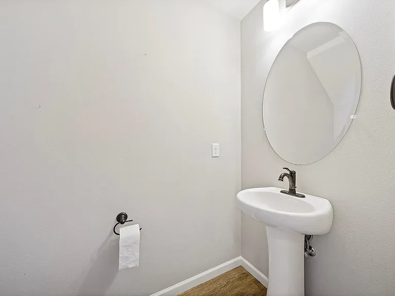 877 SE Anchor Ave #A — Photo 12