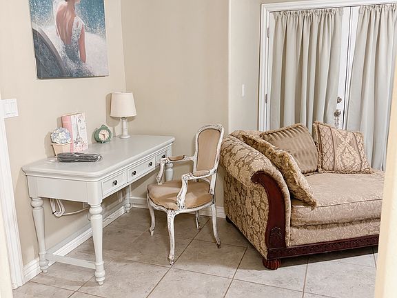 3rd image of 4295 N Glen Rd