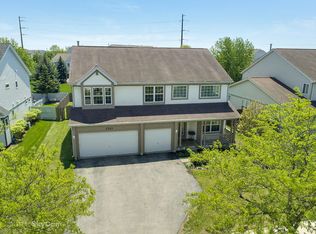 1743 Newbridge Cir, Elgin, IL 60123