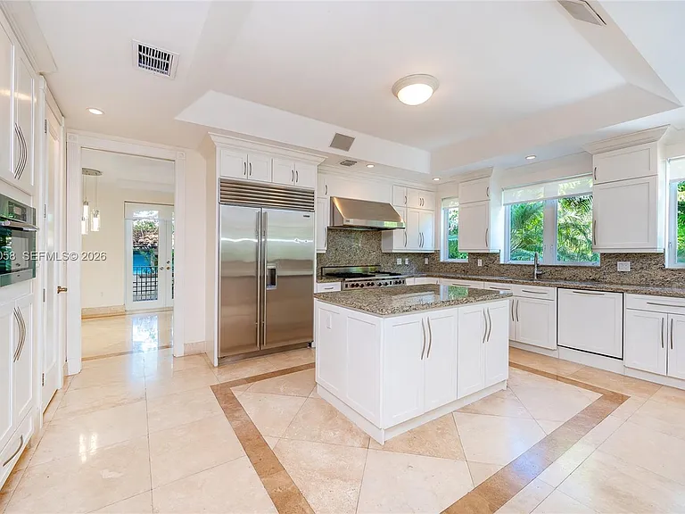 541 S Mashta Dr — Photo 9