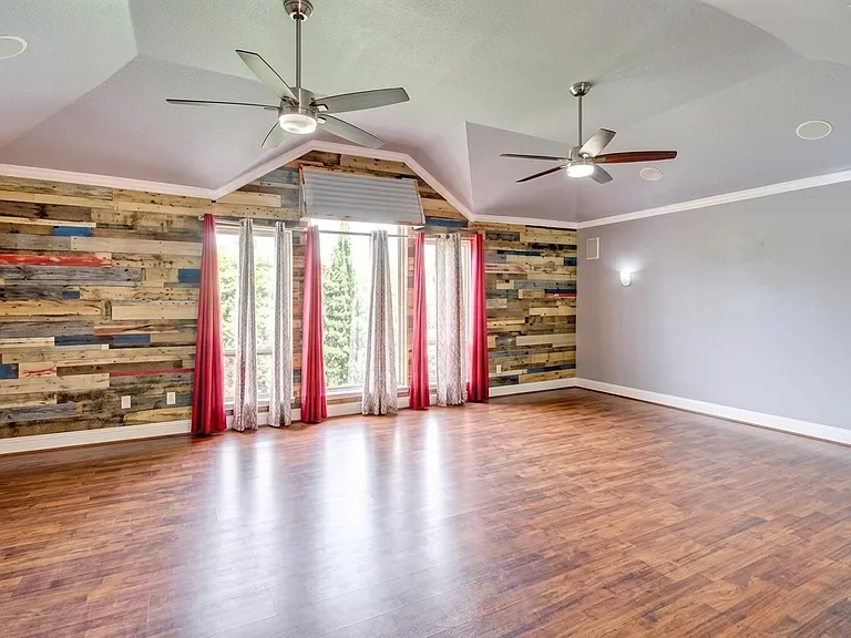 8016 Southern Pine Way — Photo 17