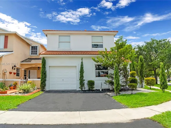 17956 SW 10th Ln, Pembroke Pines, FL 33029