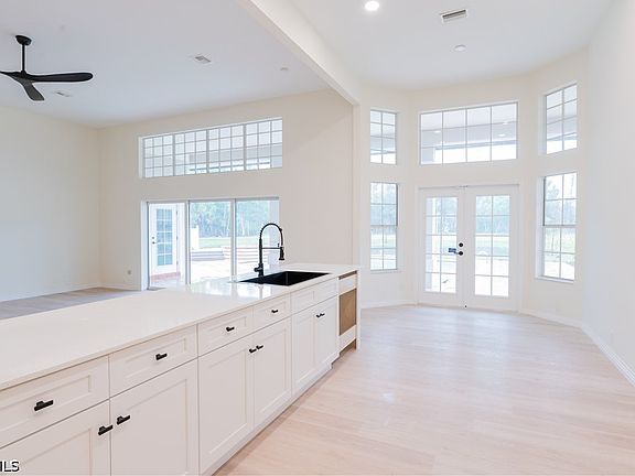 5th image of 15200 Sweetwater Ct