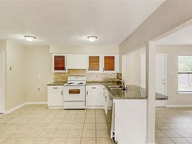 1316 Royster Rd — Photo 7