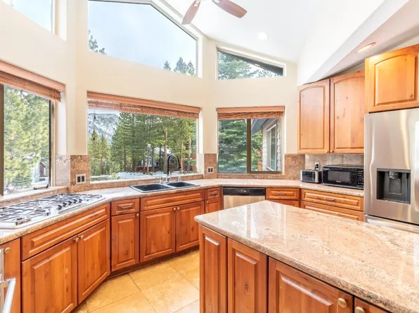 1072 Turnback Trl, South Lake Tahoe, CA 96150