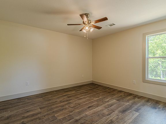 3rd image of 4213 Cedar Heights Rd