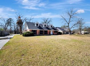 302 Hunters Creek Dr, Lufkin, TX 75901