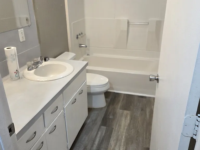 4667 Windy Hollow Rd — Photo 4