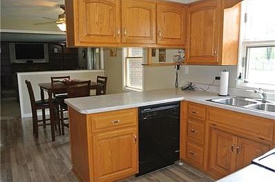 4th image of 121 Woodland Dr