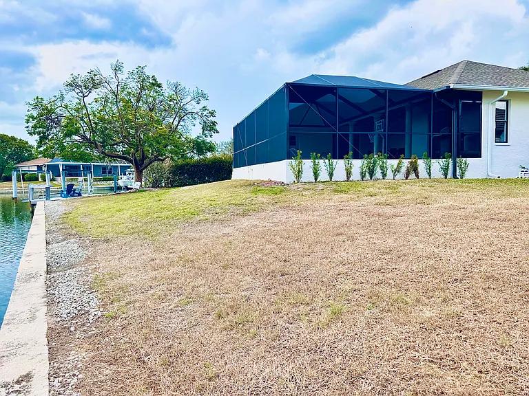 355 Henderson Ct — Photo 8