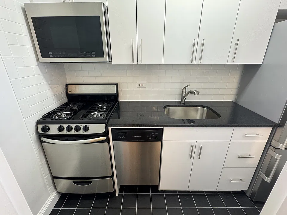 442 W 57th St #8-F