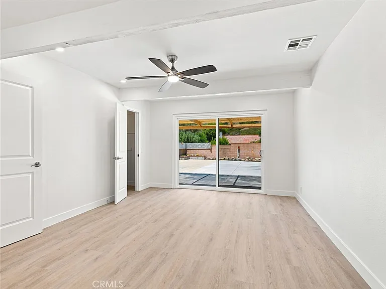 225 Armstrong Dr — Photo 20