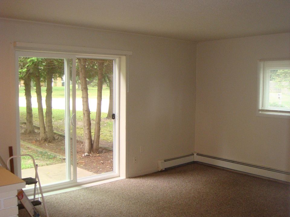 2nd image of 1100 W Campus Dr