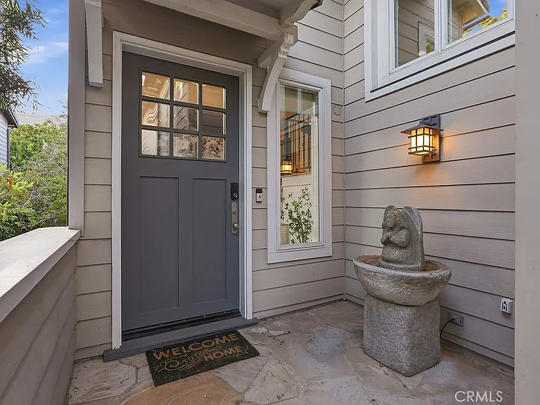 133 Hollister Ave — Photo 4
