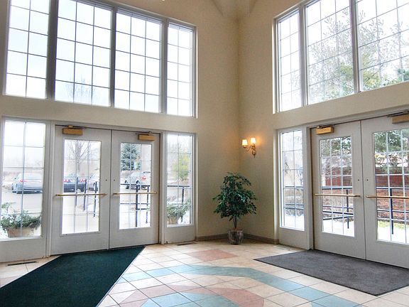3rd image of 153 Hunt Club Dr